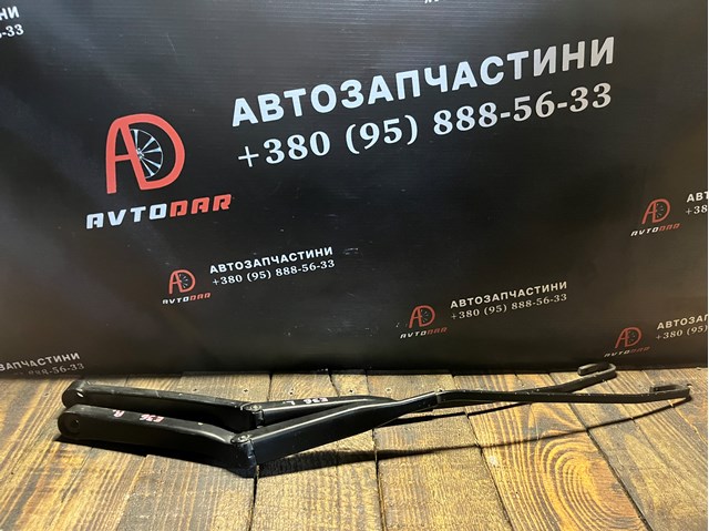 Важіль-поводок склоочисника лобового скла 61618357209 BMW