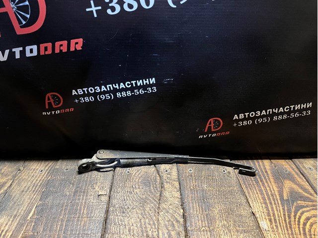 Важіль-поводок склоочисника заднього скла 61628360156 BMW