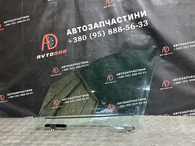Скло та ущільнювачі скла вітрового правого/лівого 803010008R RENAULT