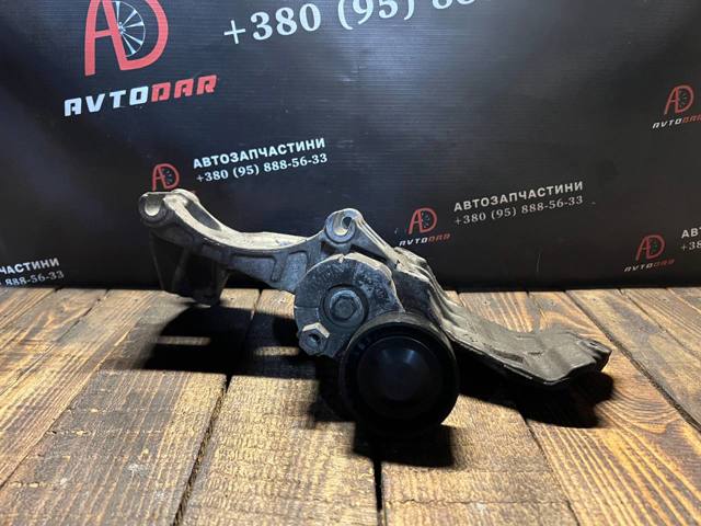 Кріплення генератора Renault Megane 2