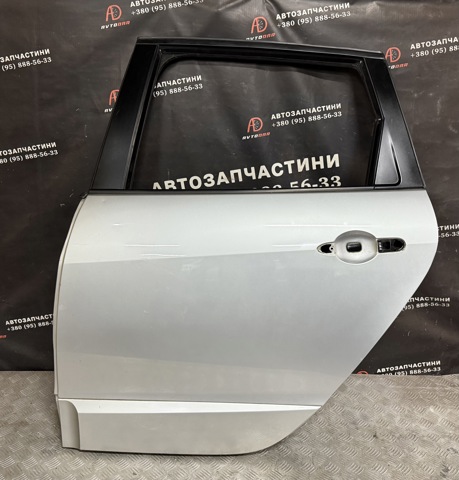 Двері задні 821017991R RENAULT