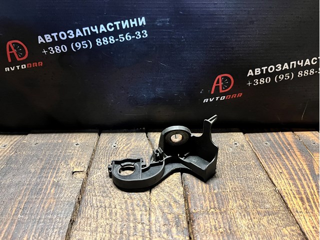 Скоба гальмівної трубки A1644230423 MERCEDES