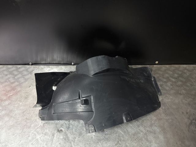 Підкрилок переднього крила, правий передній A1696982630 MERCEDES