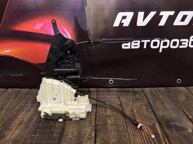 Замок водійських дверей A1697202535 MERCEDES