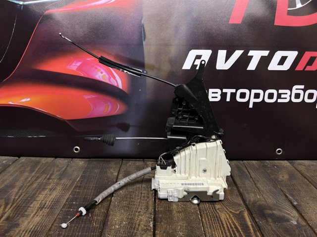 Внутрішній дверний замок A1697202835 MERCEDES