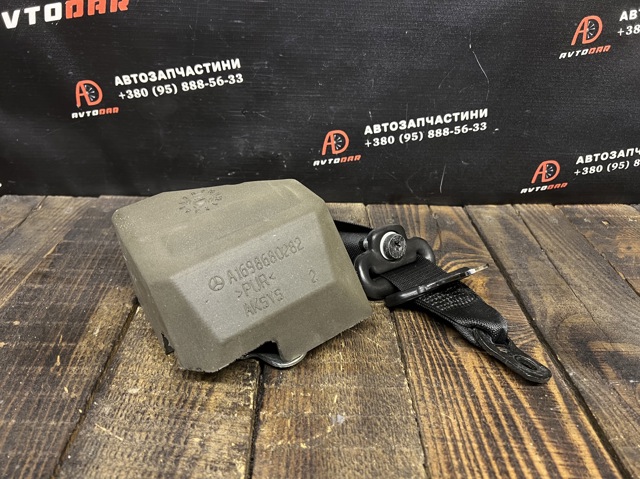 Пасок безпеки задній правий A1698608085 MERCEDES