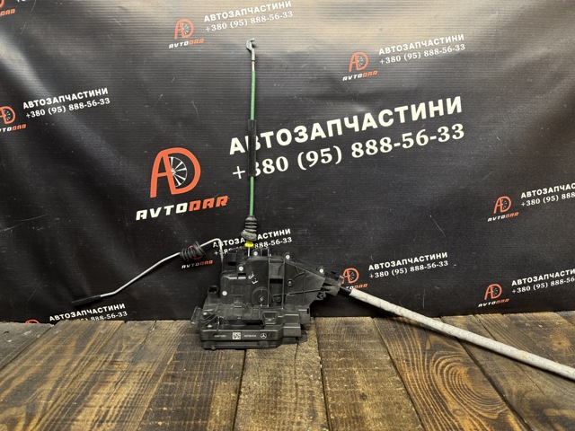 Замок двері правої передньої A2220063999 MERCEDES