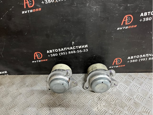 Подушка (опора) двигуна, ліва A2222405117 MERCEDES