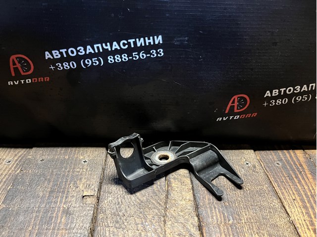 Скоба гальмівної трубки A2514230123 MERCEDES