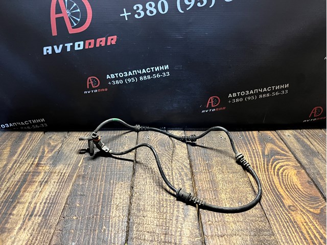 Датчик АБС (ABS) передній A2514404937 MERCEDES