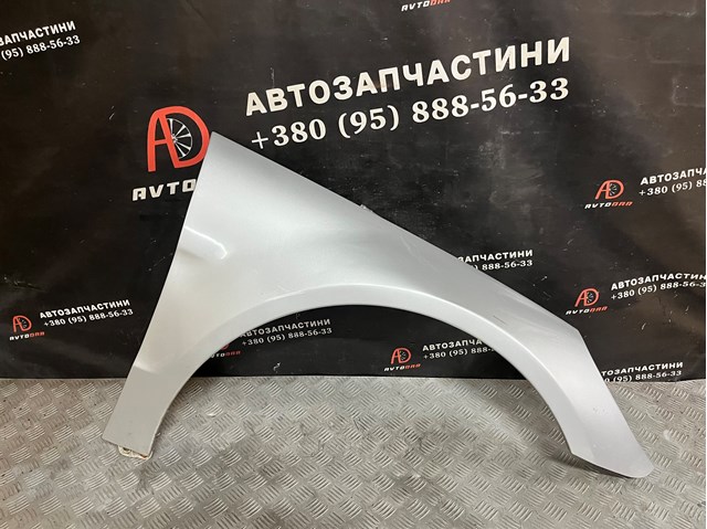 Переднє праве крило A2518800206 MERCEDES