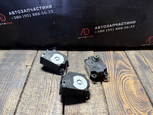 Мотор заслінки рециркуляції повітря T1006419G RENAULT