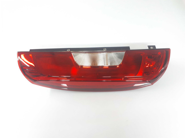 Задня ліва фара 712206611120 MAGNETI MARELLI