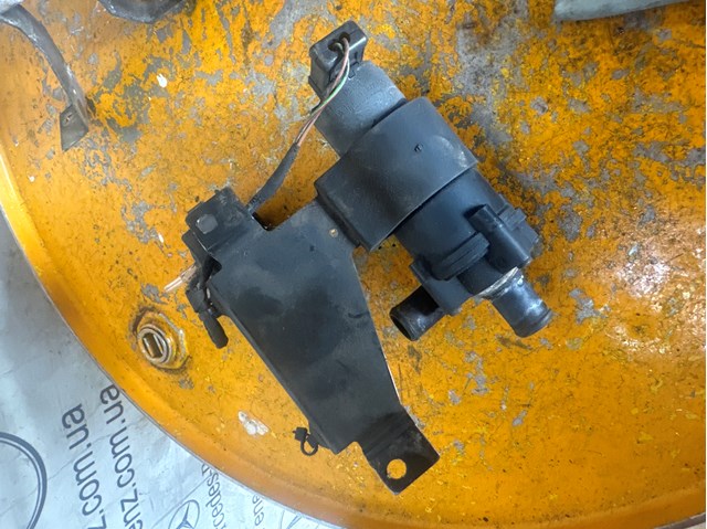 Водяний насос охолодження електричний додатковий 0018351364 MERCEDES