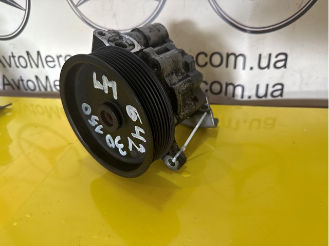 Насос рульового механізму 0064664801 MERCEDES