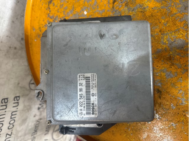 Блок двигуна 0225459632 MERCEDES
