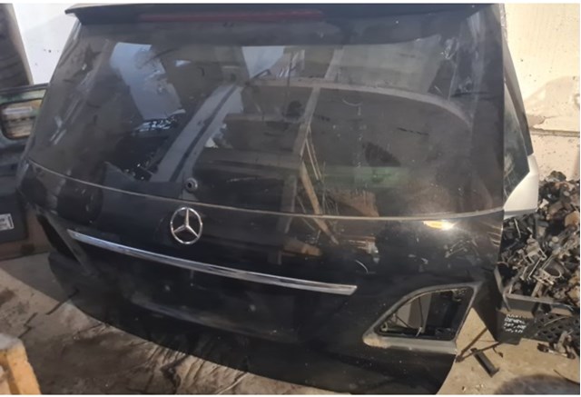 Задні двері багажника 1667402600 MERCEDES