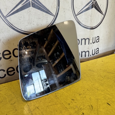 Дзеркальний елемент лівий 1668100519 MERCEDES