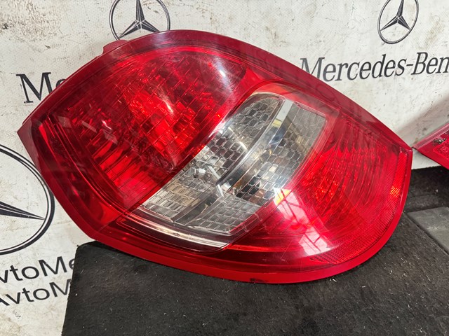 Задній правий стоп 1698202864 MERCEDES
