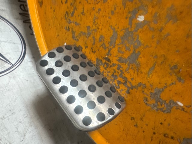 Накладка педалі гальма 1702900182 MERCEDES