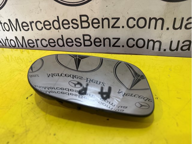 Дзеркальний елемент правого дзеркала заднього виду 1708100421 MERCEDES