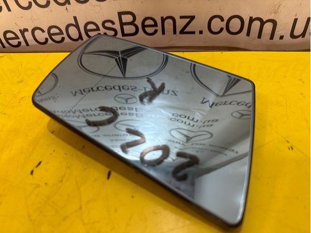 Дзеркальний елемент правий 2028100021 MERCEDES