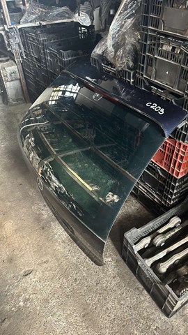 Скло двері задка 2037400257 MERCEDES