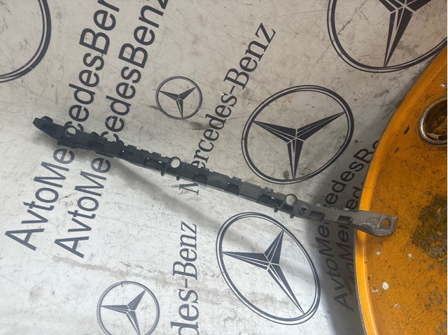 Направляюча заднього бампера, ліва 2048800530 MERCEDES