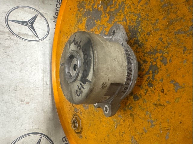 Права подушка двигуна 2052407900 MERCEDES
