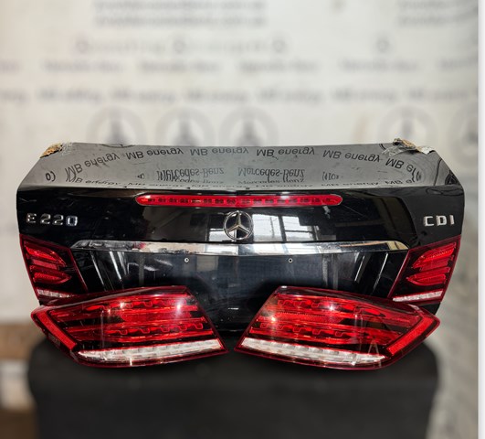 Кришка багажника кузова 2077500175 MERCEDES