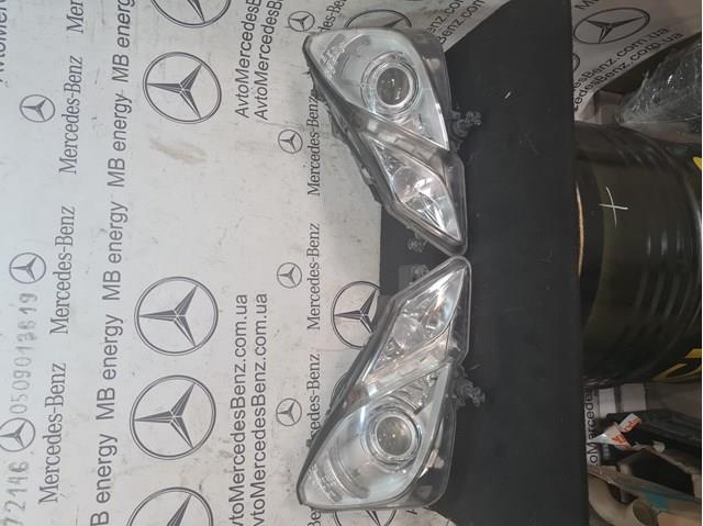 Фара передня права 2078200639 MERCEDES