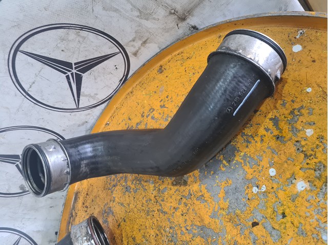 Шланг/патрубок інтеркуллера 2105284982 MERCEDES