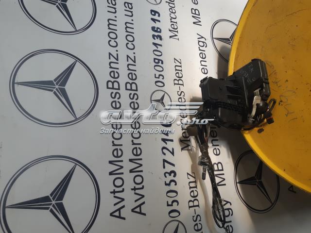 Замок передніх пасажирських дверей 2117200435 MERCEDES