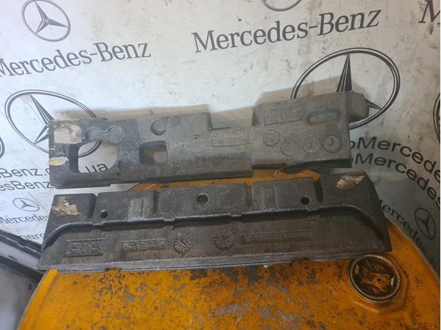 Наповнювач бампера переднього 2118850237 MERCEDES