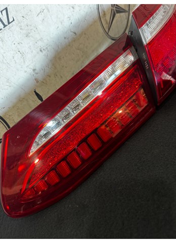 Ліхтар задній внутрішній правий 2389062400 MERCEDES