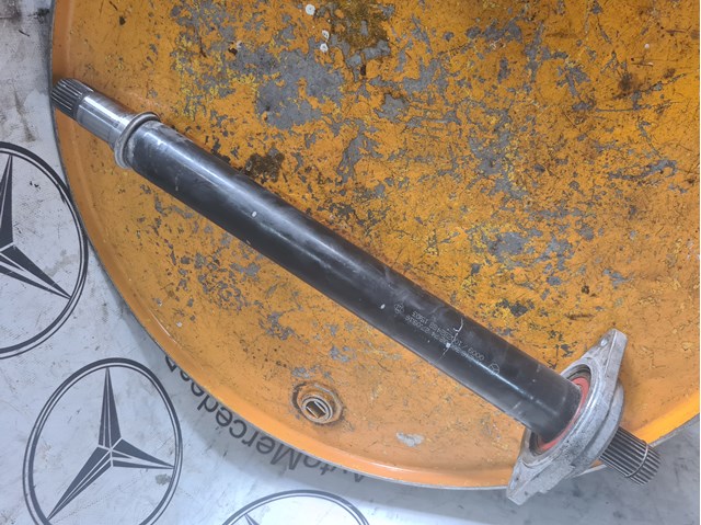 Приводний вал проміжний 2463600274 MERCEDES