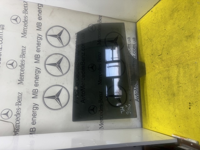 Скло задніх дверей, лівих 2467350110 MERCEDES
