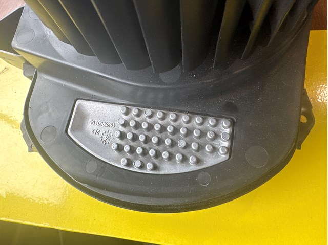 Регулятор оборотів пічки 2469064100 MERCEDES