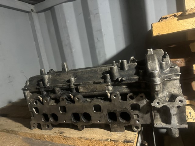 Головка блоку циліндрів (ГБЦ), ліва 6420100521 MERCEDES
