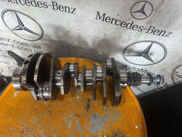 Вал колінчастий і маховик Mercedes R