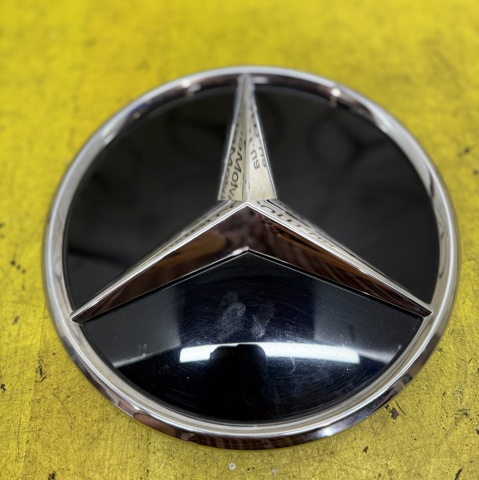 Емблема решітки радіатора A0008800300 MERCEDES