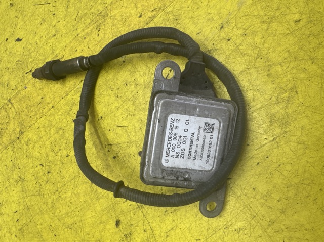 Датчик оксидів азоту NOX A0009051512 MERCEDES