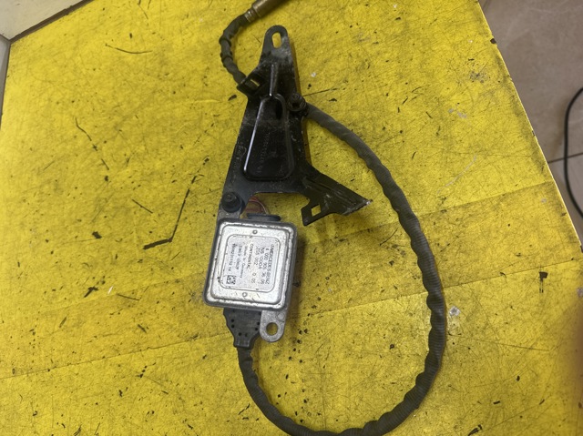 Датчик оксидів азоту NOX, передній A0009053606 MERCEDES