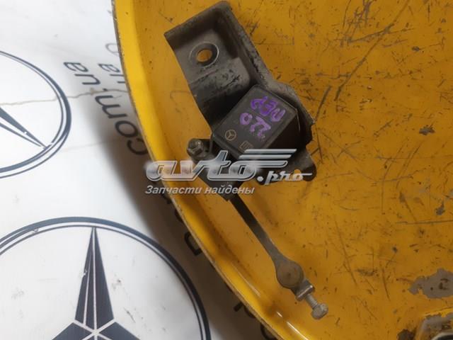 Датчик рівня положення кузова, передній правий A0105427617 MERCEDES