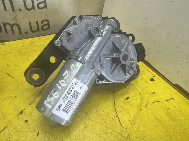 Склоочисник дверей задка A1569068200 MERCEDES