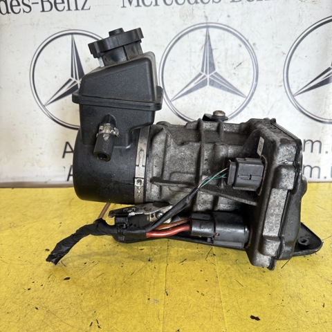 Насос гідропідсилювача механізму кермового управління A1644601780 MERCEDES