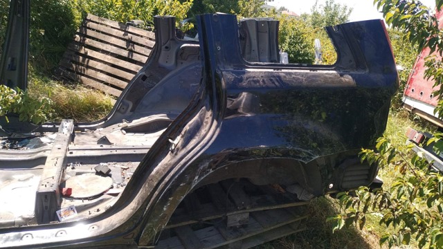 Бічна частина задня ліва A1646300907 MERCEDES