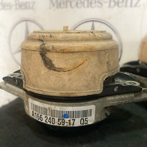 Права подушка мотора A1662405917 MERCEDES