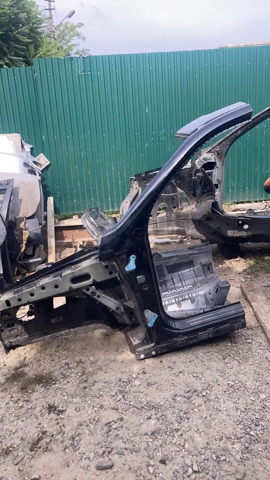 Чверть передня ліва A1666200150 MERCEDES