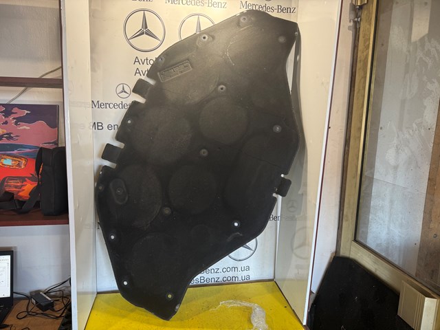 Утеплювач капота A1666820126 MERCEDES